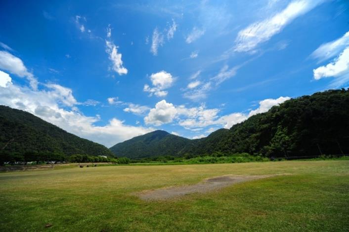 03_04_眉溪內埔橋堤防環境營造綠美化休閒場地_灘地草皮