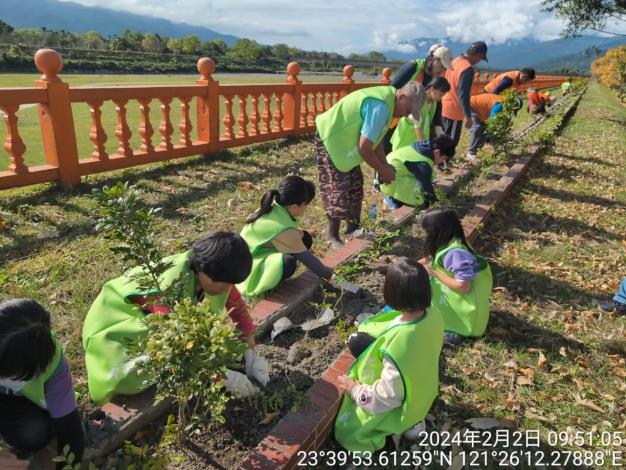 09_03_花蓮溪大同1、2號堤防(左斷49-2至左斷51)環境營造綠美化場地_植樹活動