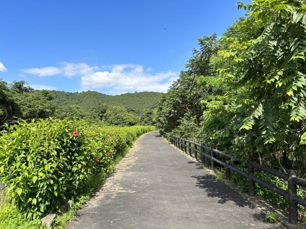 01_05_粗坑溪粗坑橋至下游左右岸400公尺綠美化場地_步道