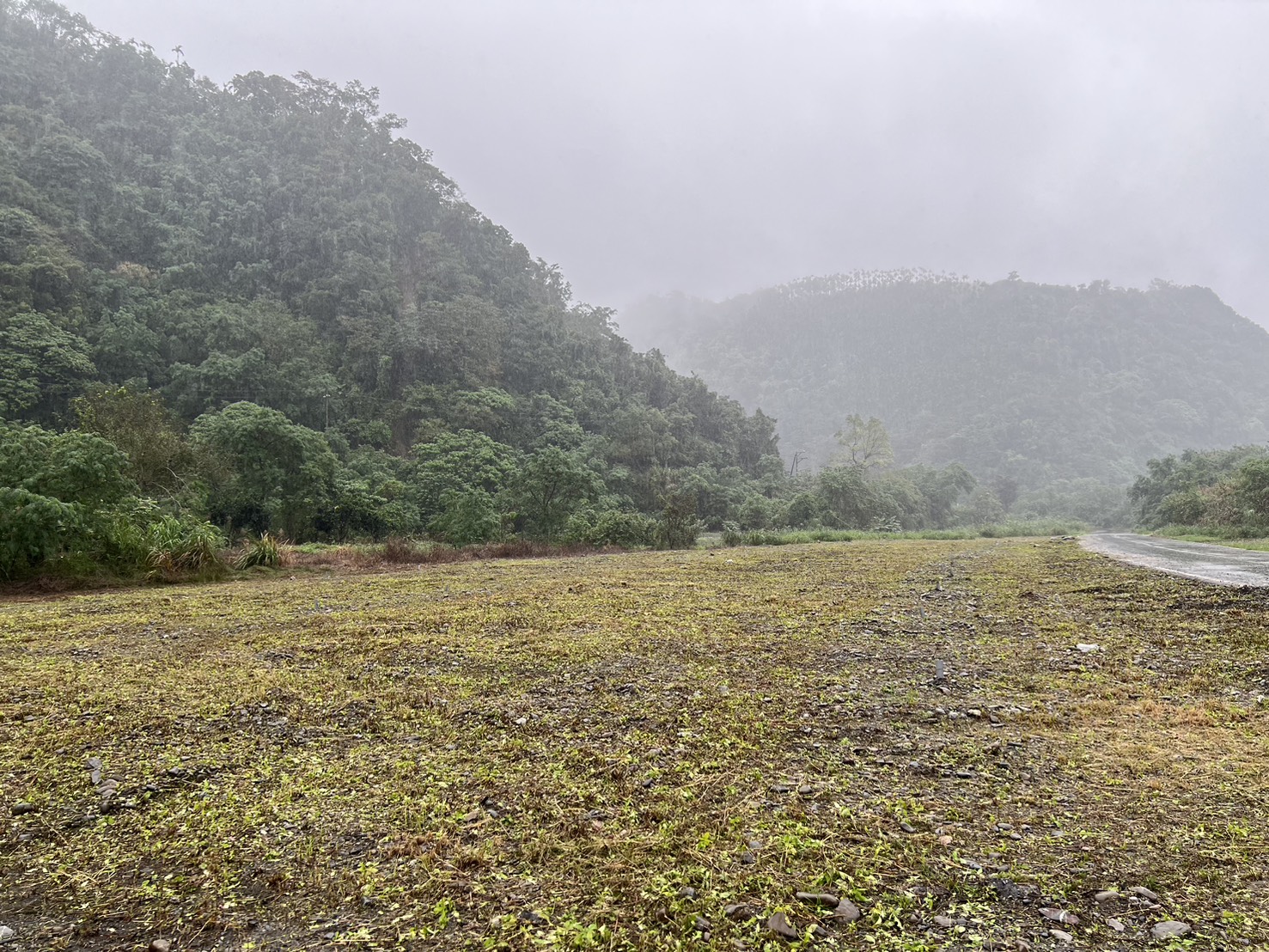蘭陽溪左岸大同泰雅地景公園旁高灘地