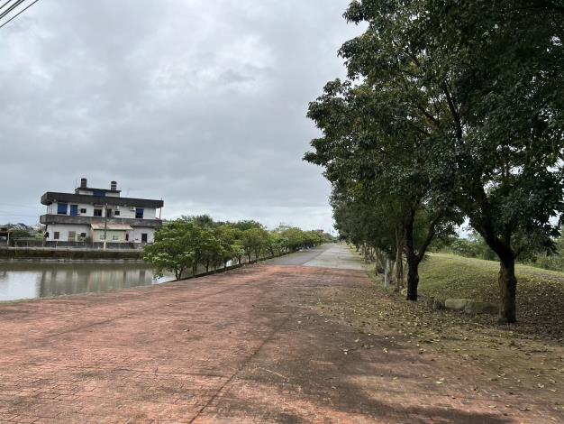 01_11_大湖溪逸仙橋至鼻仔頭橋間綠美化場地_堤防步道