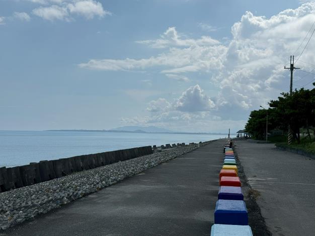 09_09_花蓮海岸(新城海岸)環境營造綠美化場地_堤防彩繪設施