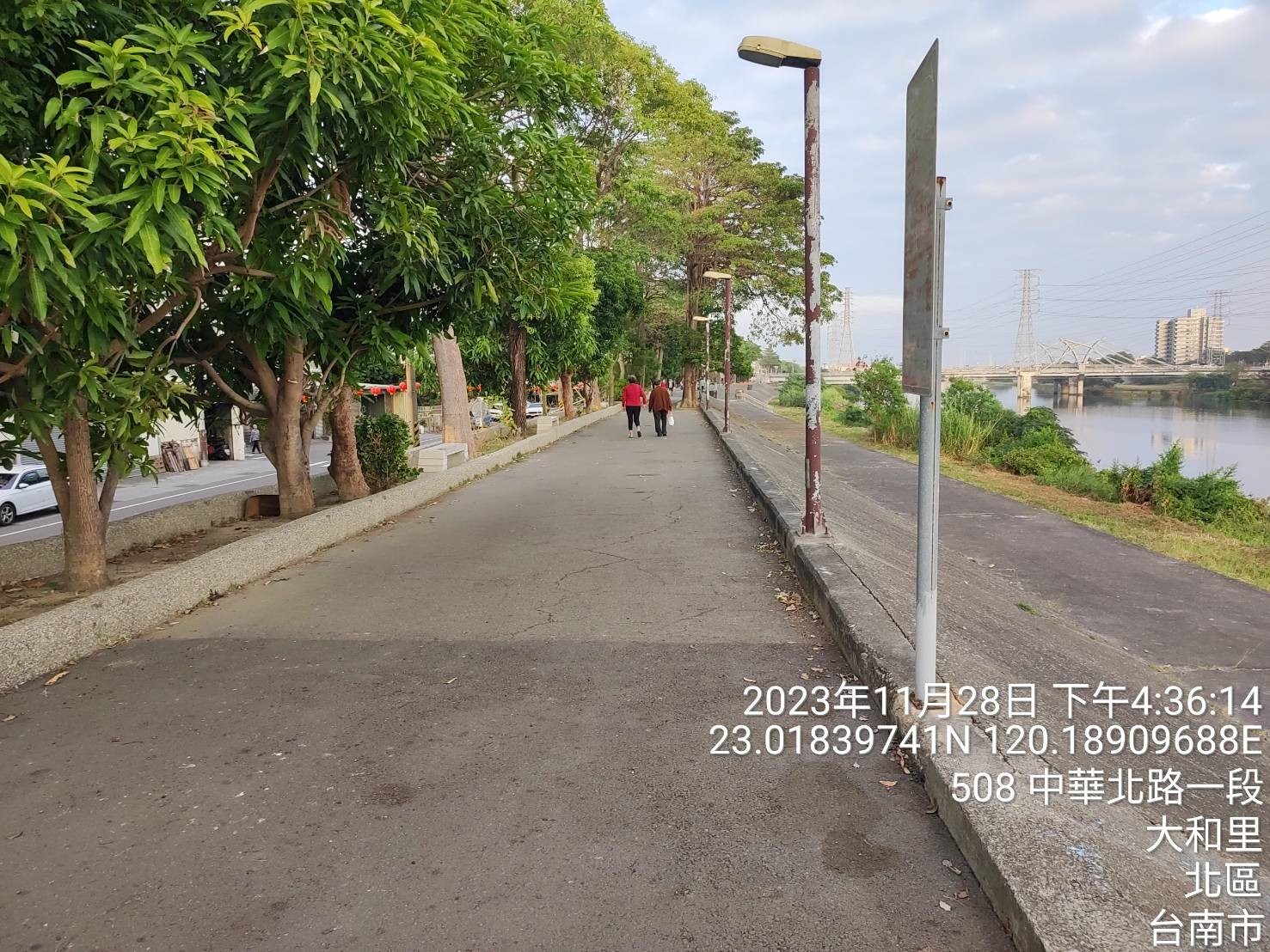 堤防步道