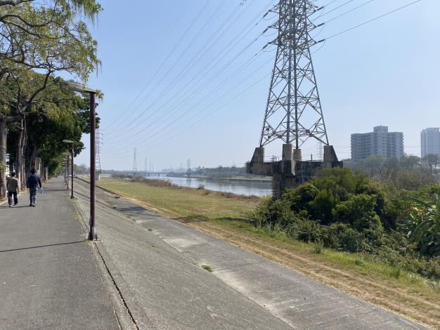 06_06_鹽水溪右岸溪心寮堤防(溪墘里範圍)轄管水岸土地_提前