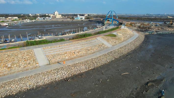 彰化縣王功新生地海堤整體環境改善工程_2