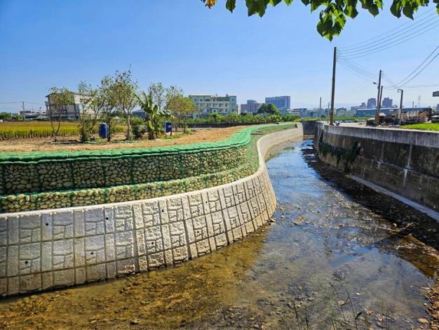 積極管控前瞻預算執行  提升防洪排水保護力—台中市大雅區塔蓮溝楓林街下游段護岸改善應急工程，112年11月完工