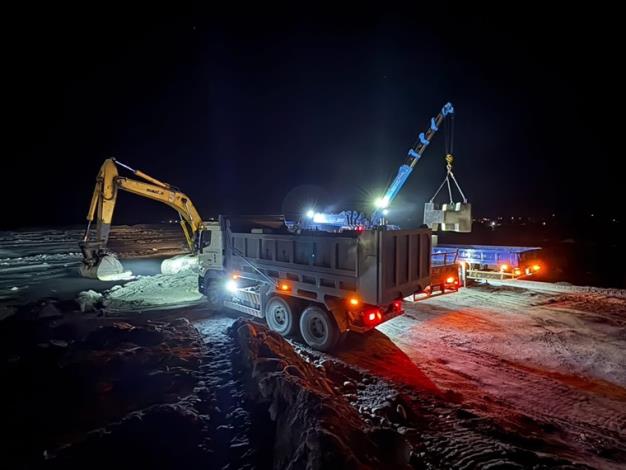 1水利署連夜搶險　成功疏導馬太鞍溪水改道