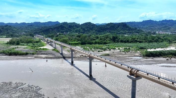 4水利署榮獲經濟部公共工程優質獎—荖濃溪里嶺伏流水統包工程-水管橋工程