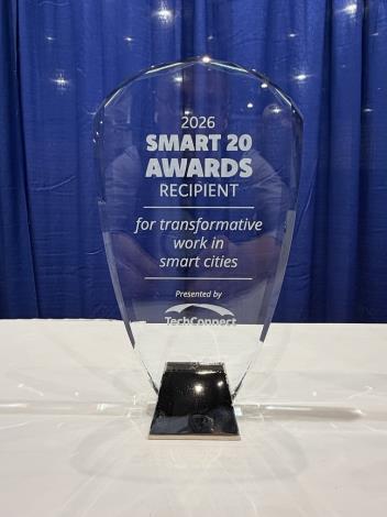 2.臺灣智慧減碳治理躍上國際—2026全球智慧城市指標獎 Smart 20 Awards獎盃