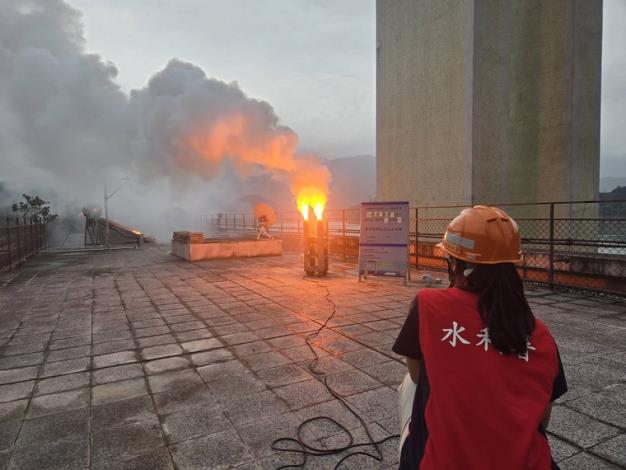 1.水利署抓緊鋒面尾巴，機動於曾文水庫施作人工增雨