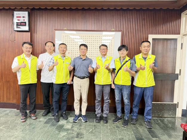 四河分署與雲林地檢署檢察長合影。