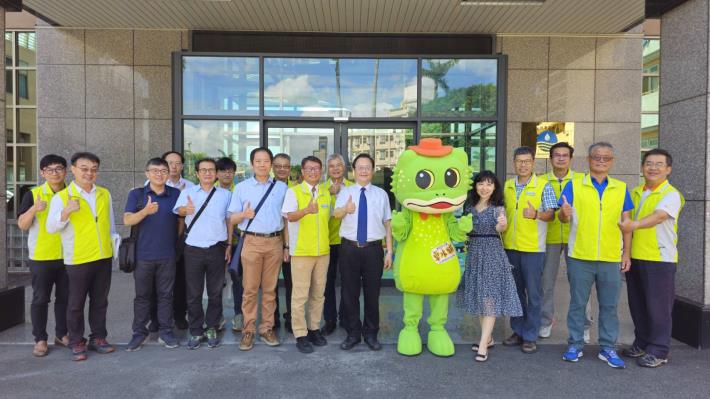 桌水蜥代表母親之河濁水溪歡迎南投地檢署蒞臨