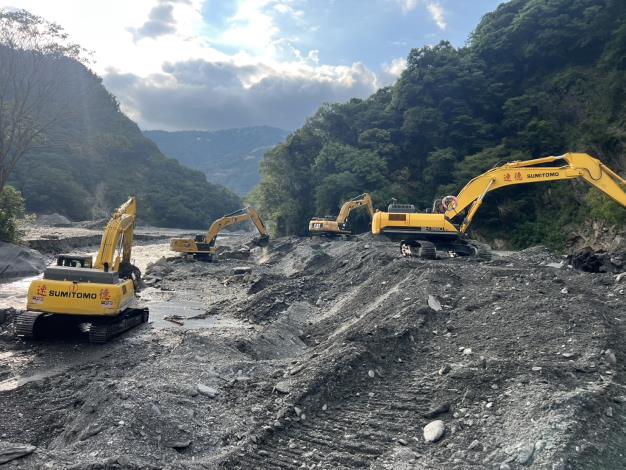 廬山塔羅灣溪堤段河道疏濬工程