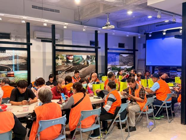 LINE_ALBUM_1117參訪員山子分洪道_251120_8_0