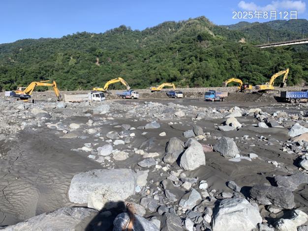 撒拉阿烏橋河道整理工程拓寬通洪斷面