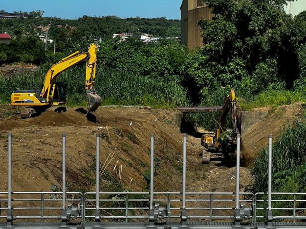 大樹區大莊排水排入高屏溪堤後排水路加強整理通洪斷面