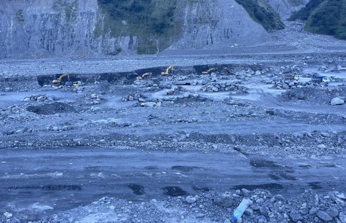 荖濃溪與玉穗溪匯流處 浚深河道增加囚砂空間