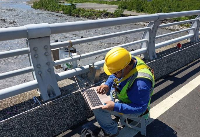 Enhanced inspection of Taitung Bridge water level gauge