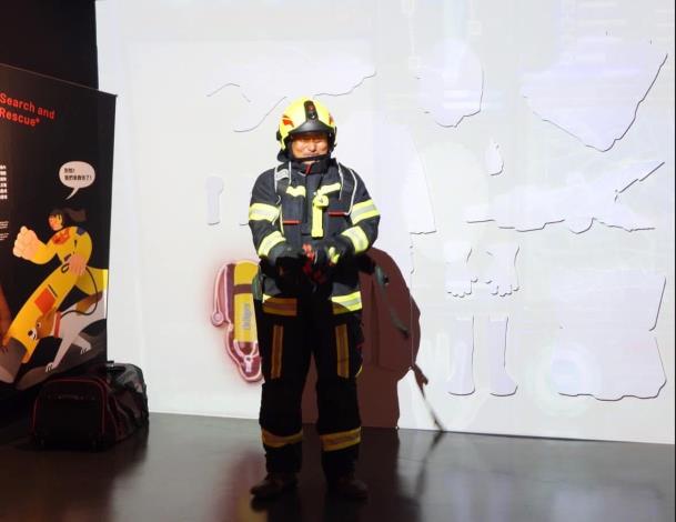 C4E33B51-3AE4-40CE-9F8C-73C3A769AF2B