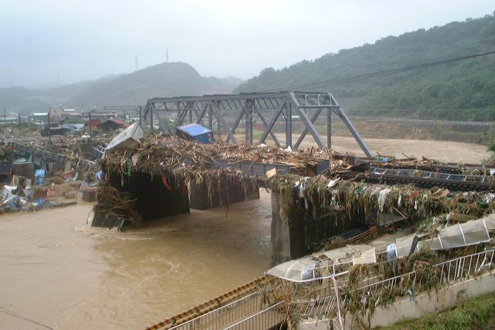 90年納莉颱風1(八堵鐵路6橋).JPG_圖示