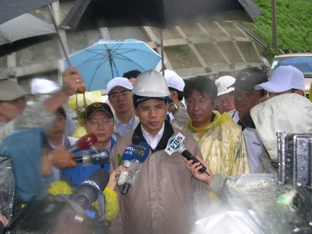 長官採訪照