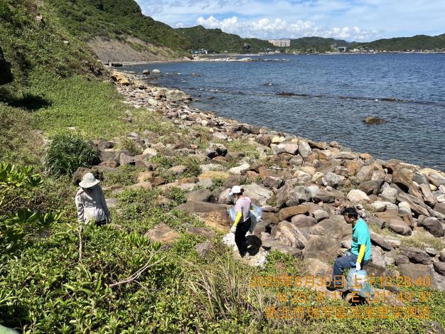 1140830-番仔澳海堤海漂物清理照片-04_0
