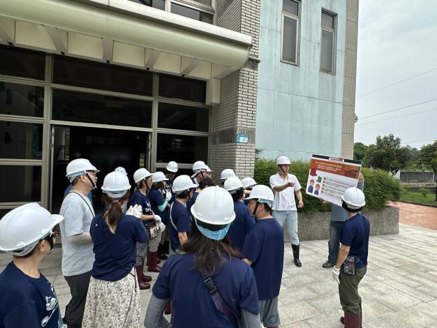 LINE_ALBUM_1140708新店崇光社區參訪23人_250710_110