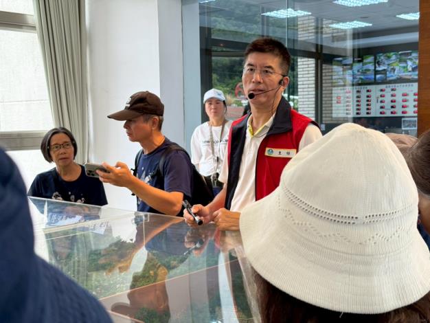 LINE_ALBUM_1140708新店崇光社區參訪23人_250710_38