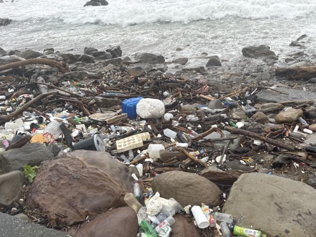 1141114-龍洞海堤淨灘照片-01_0