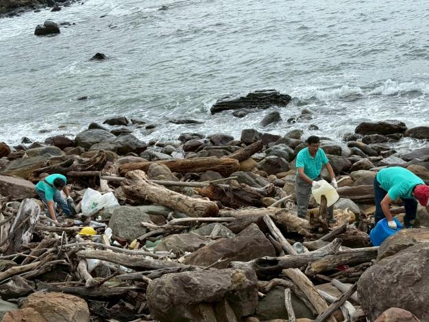 1141114-龍洞海堤淨灘照片-4_0