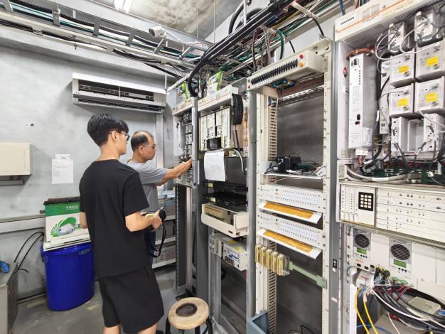 04大棟山中繼站微波機維護及測試