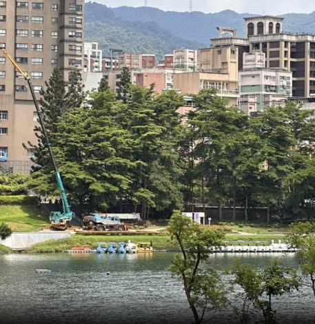 新店溪碧潭天鵝船撤離