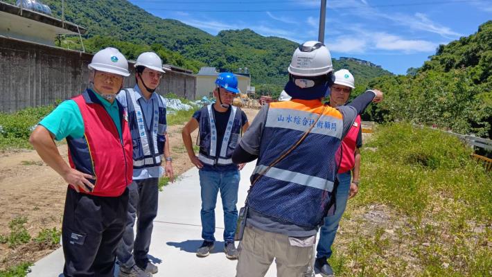 林副分署長視察新北市萬里瑪鋉溪步道工程防汛整備1