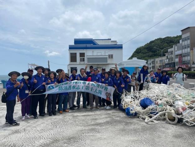 113年6月15日防汛志工協助海堤淨灘_圖示