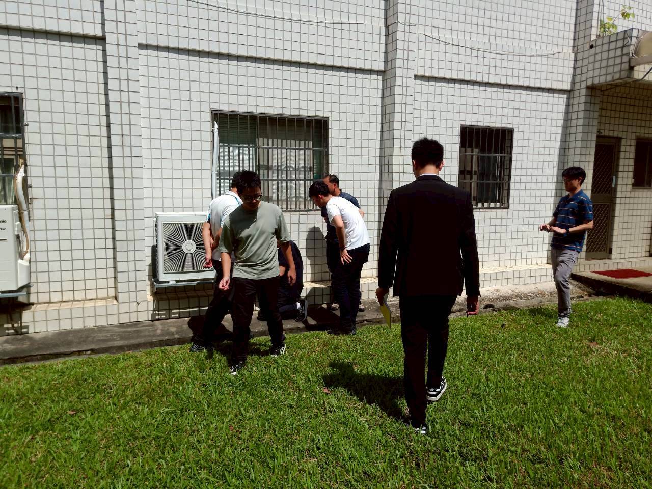 圖4 外部稽核員赴本分署霧峰辦公區現場查核溫室氣體排放源與盤查清冊是否相符