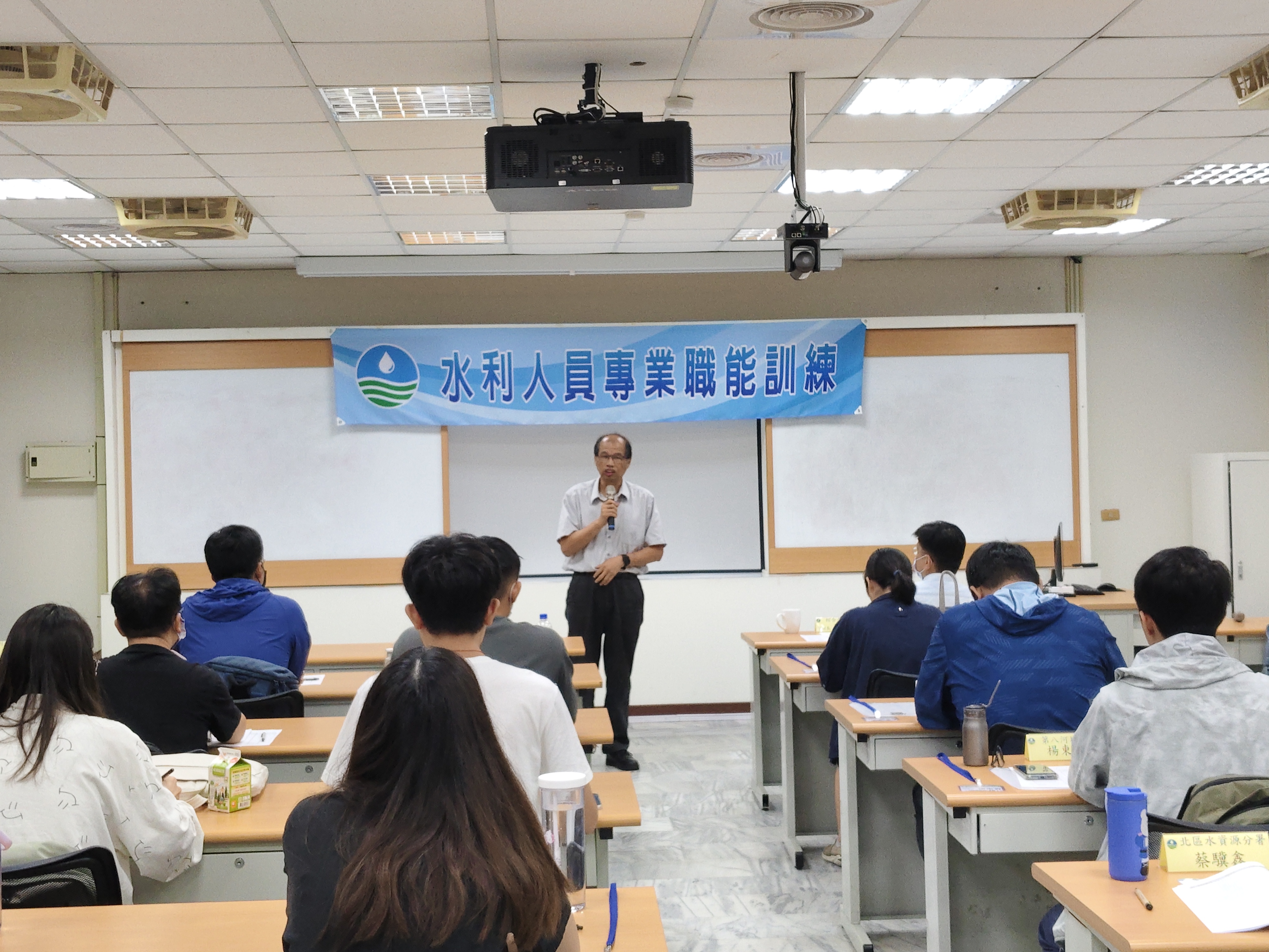 圖1 陳副總工程司開班致詞