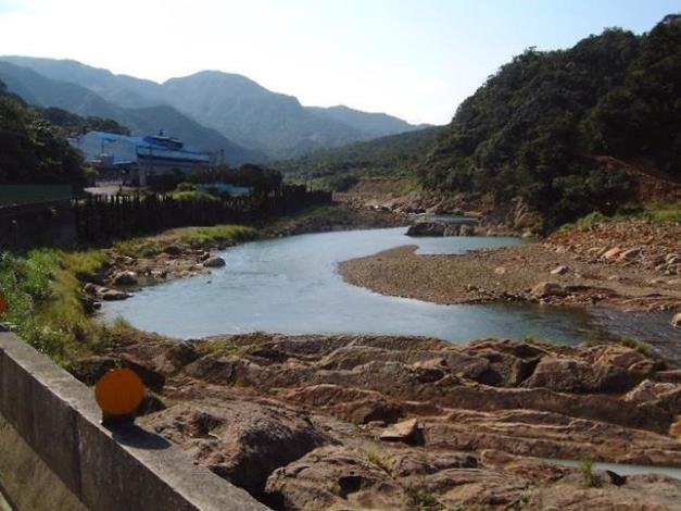 Photo 1. Pre-construction photograph of the Yuanshanzi Flood Diversion on the Keelung River