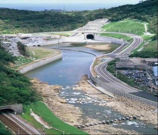Photo 2. Post-construction photograph of the Yuanshanzi Flood Diversion on the Keelung River