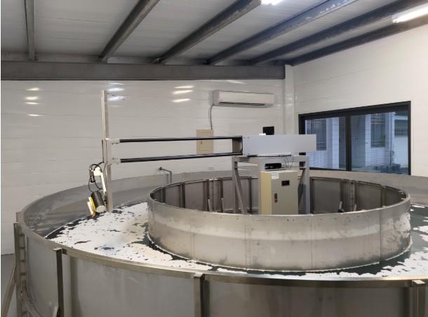 4-1-2Annular flume and handheld surface velocity meter calibration equipment