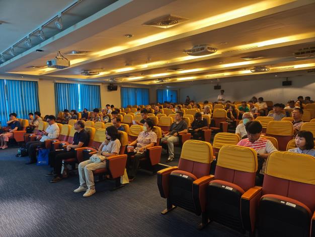 圖1演講現場參與踴躍