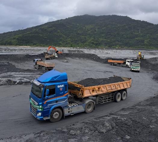 水利署全力動員辦理馬太鞍溪災後疏濬  加速恢復河防安全-三河分署馬太鞍第二工區疏濬情形