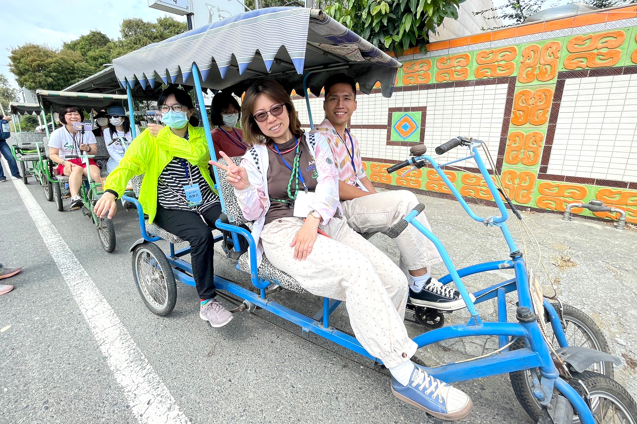 圖1 踩踏人力四人協力車，探訪南笨港休閒農業區的人文風情與歷史故事