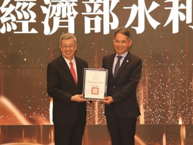 03-11月_水利署展現廉能透明DNA，榮獲「第1屆透明晶質獎」特優