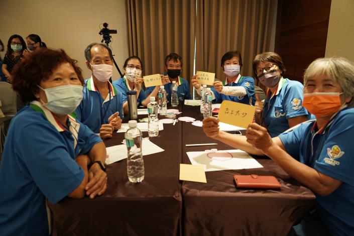 110年度成果座談會_分組討論各社區的推動過程、盤點社區的歷史人文、探討結合環境特色與防災保育之方案