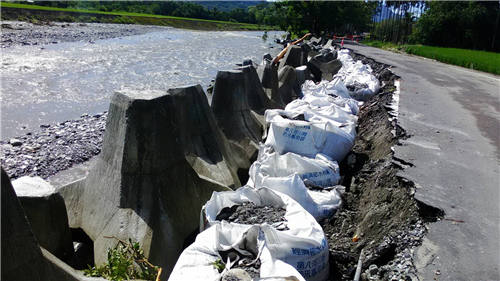 莫蘭蒂颱風-臺東縣紅石溪2K 600右岸處搶險工程