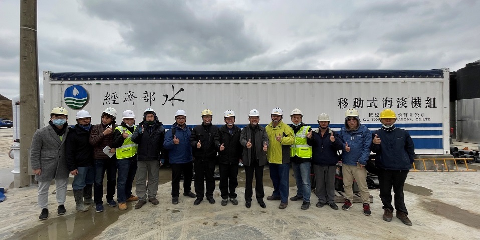 圖3-署長1月8日視察新竹緊急海淡機組建置並勉勵工作團隊1