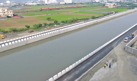 Yangzicuo creek and Shisun drainage improvement project in Dacun village