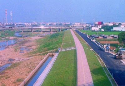 鳳山溪鐵路橋至台一線橋右岸景觀復育工程